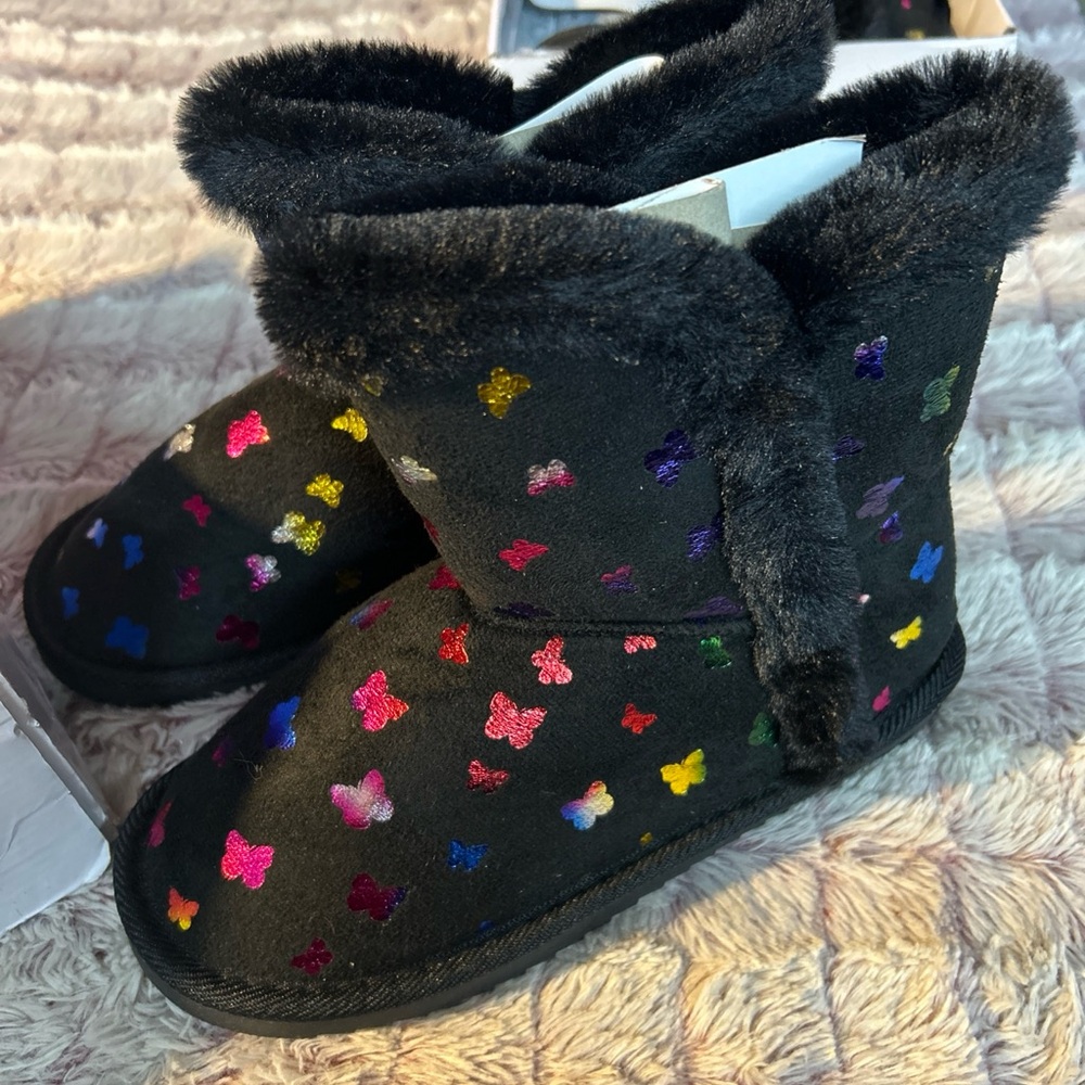 Olivia Miller Girl Butterfly Winter
Boots